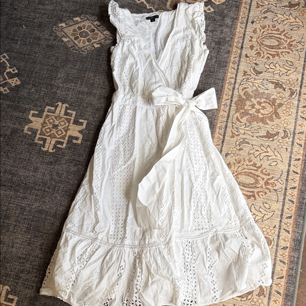 J Crew Women’s White Eyelet Wrap Dress with Tie Waist Sz 2